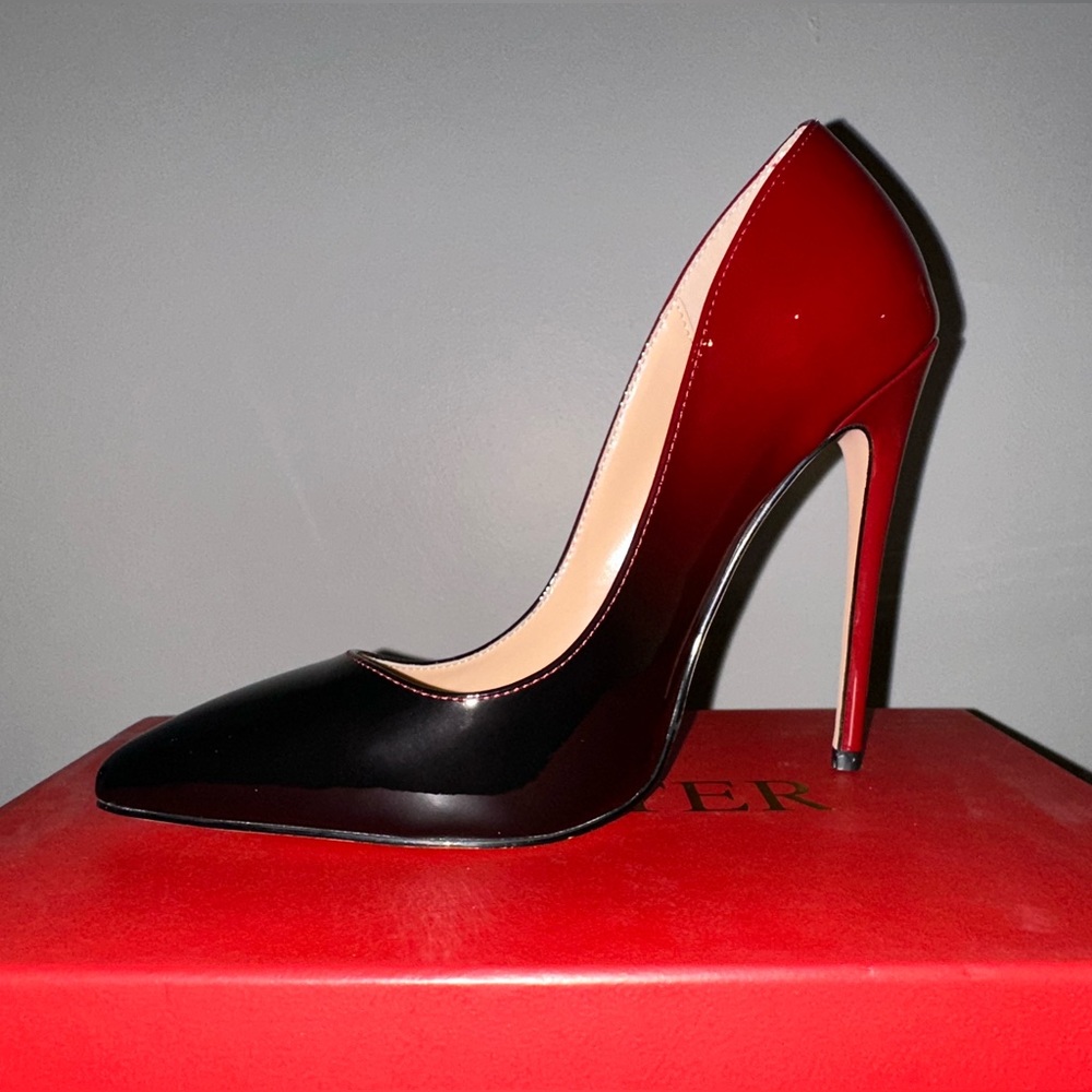 Pointed toe heels